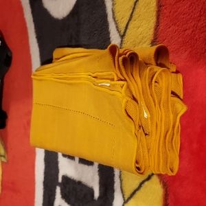 6 napkins6 wheat colored napkins